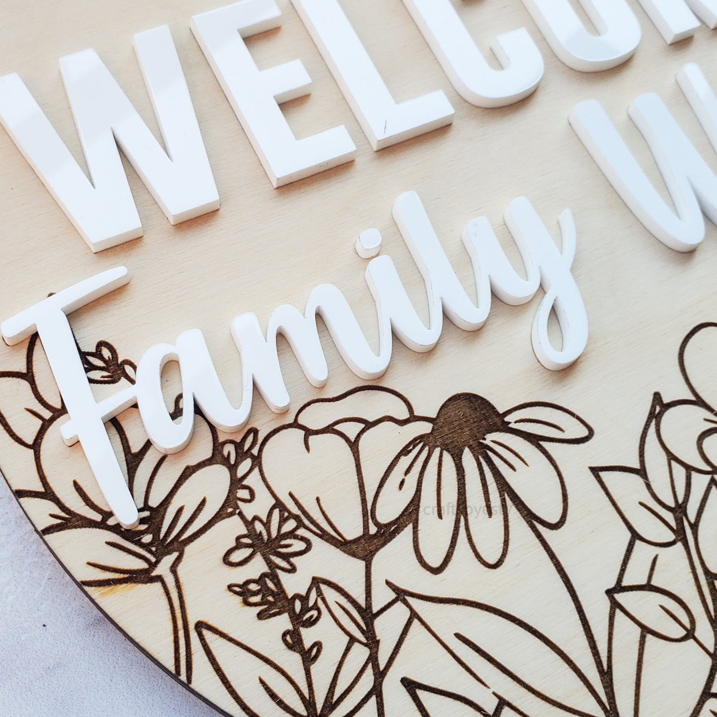 Round Welcome Plaque - Floral Engraved